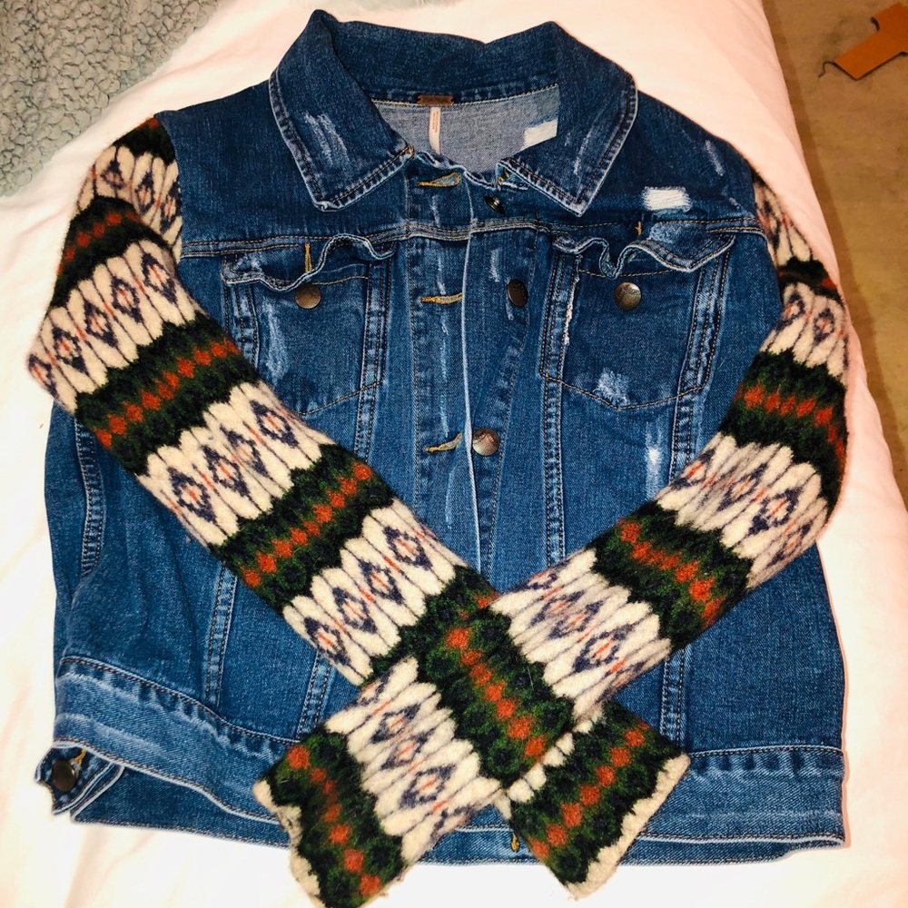FREE PEOPLE DENIM JACKET WITH AZTEC SLEEVES